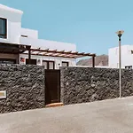 Lyra, Piscina Climatizada * Playa Blanca (Lanzarote)