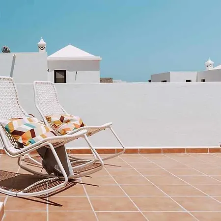 Lyra Piscina Climatizada Villa *
