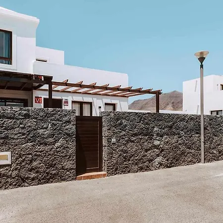 Lyra Piscina Climatizada * Playa Blanca (Lanzarote)